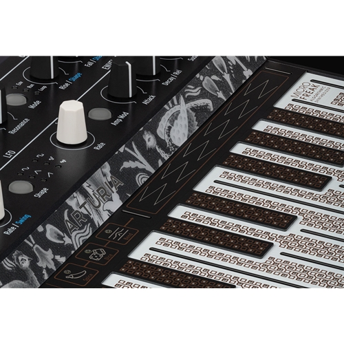 Beacock Music - Arturia MICROFREAK Hybrid Digital Analog