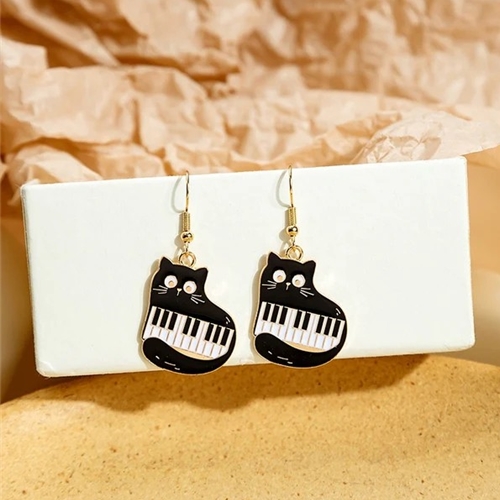 Music Gift RE50 Cuddly Cat with Keys Earrings