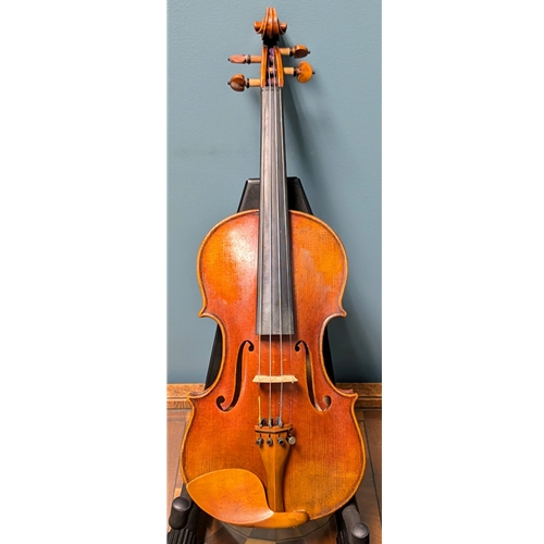 Used Maple Leaf MLS2100VN-1 Artisan Collection Leduc Bendy Copy Full Size Violin Outfit