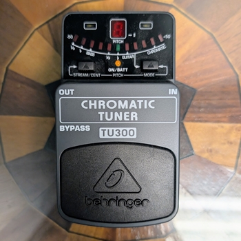 Used Behringer TU300 Chromatic Tuner Pedal