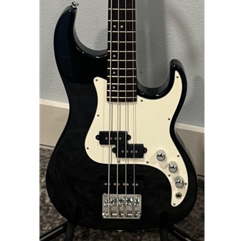 Used Samick Corsair Bass, Black